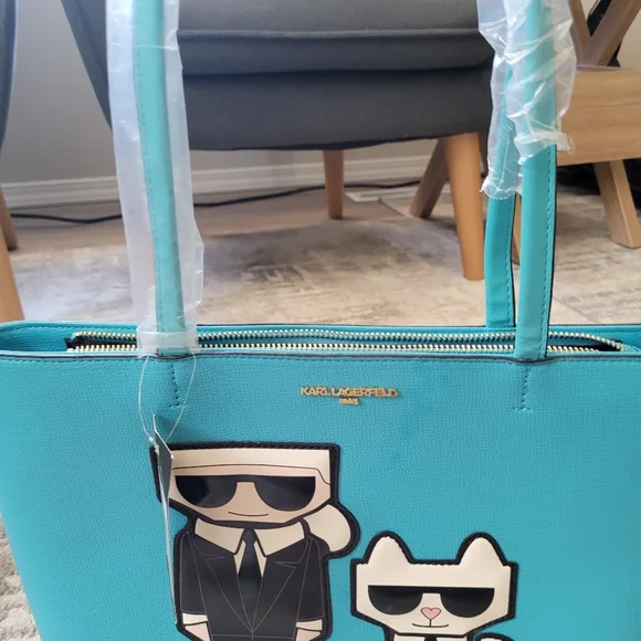 Assorted bags - Picture 11 of 12